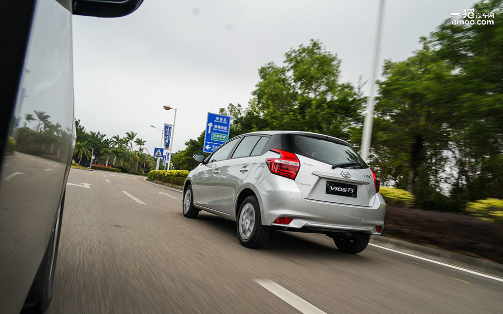 19年3月入户丰田两厢威驰fs二手,试驾丰田威驰fs最低配