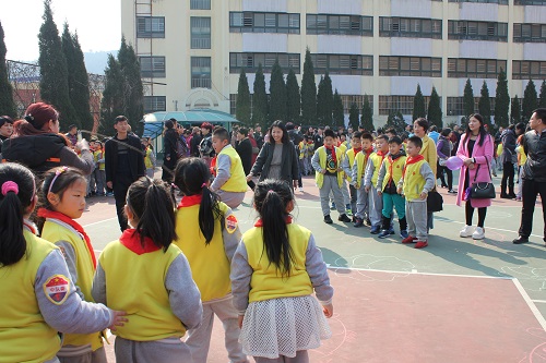 烟台市双语实验学校举行丰富多彩的课堂活动