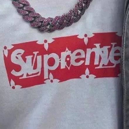 春天t恤最新款,春季t恤怎么穿比较好看