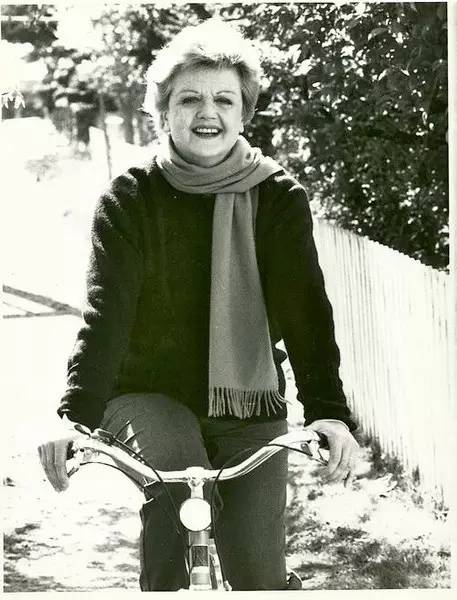 用生命打造传世爱情，37个梗讲述《美女与野兽》诞生记