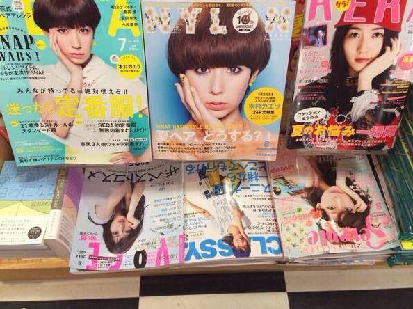 还在为拍照姿势而头疼？卖萌起家的JK们，早在100年前就美成精了！也许她们的某个姿势能带给你一点灵感……