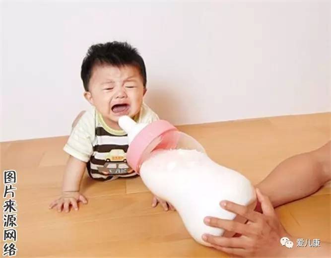 宝宝添加辅食后不会吃奶瓶怎么办,宝宝添加辅食后不吃蔬菜怎么办