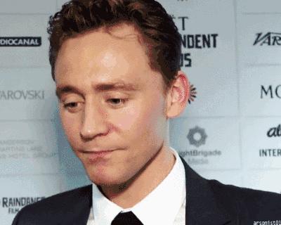 抖森表情包上线~老干部鹿晗,不呆萌张艺兴,脸部失控的胡歌,花痴赵丽颖……差点认不出管理不住自己表情的爱豆们!