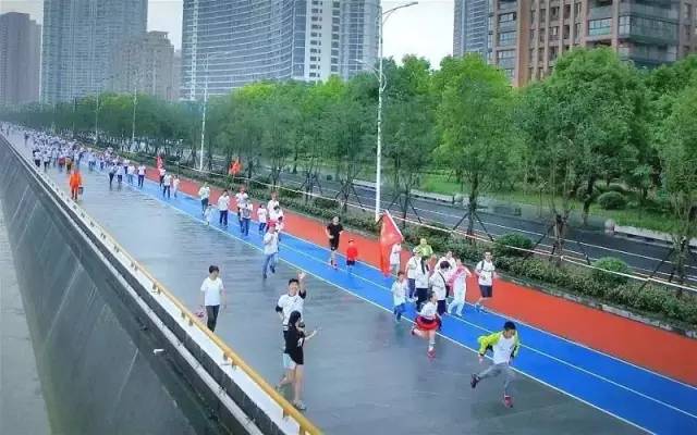 滨江到底是哪里,滨江是一条江吗