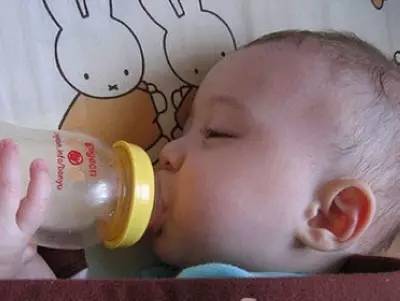 国产奶粉贵还是进口奶粉贵 (进口奶粉好还是国产奶粉好)