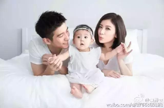 42岁贾静雯谈姐弟恋,贾静雯19岁替父还债嫁豪门