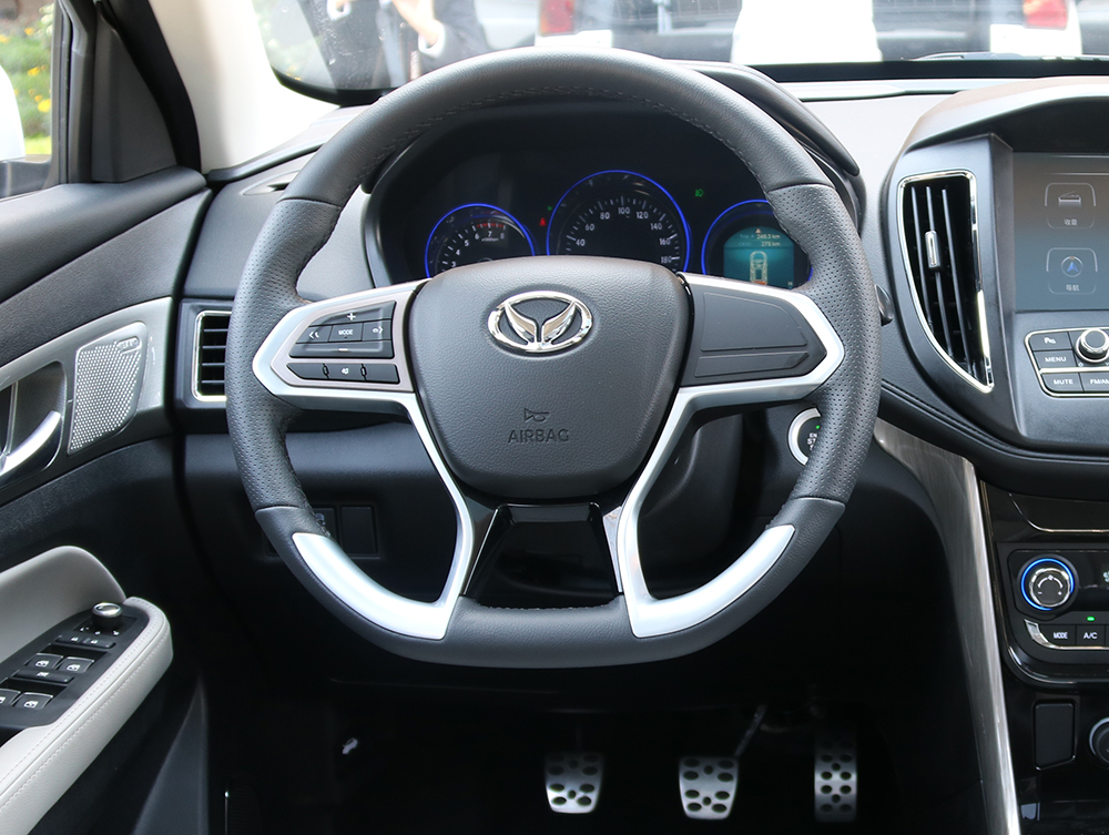 北汽幻速s6对比雷克萨斯,北汽幻速s517款换雷克萨斯长标