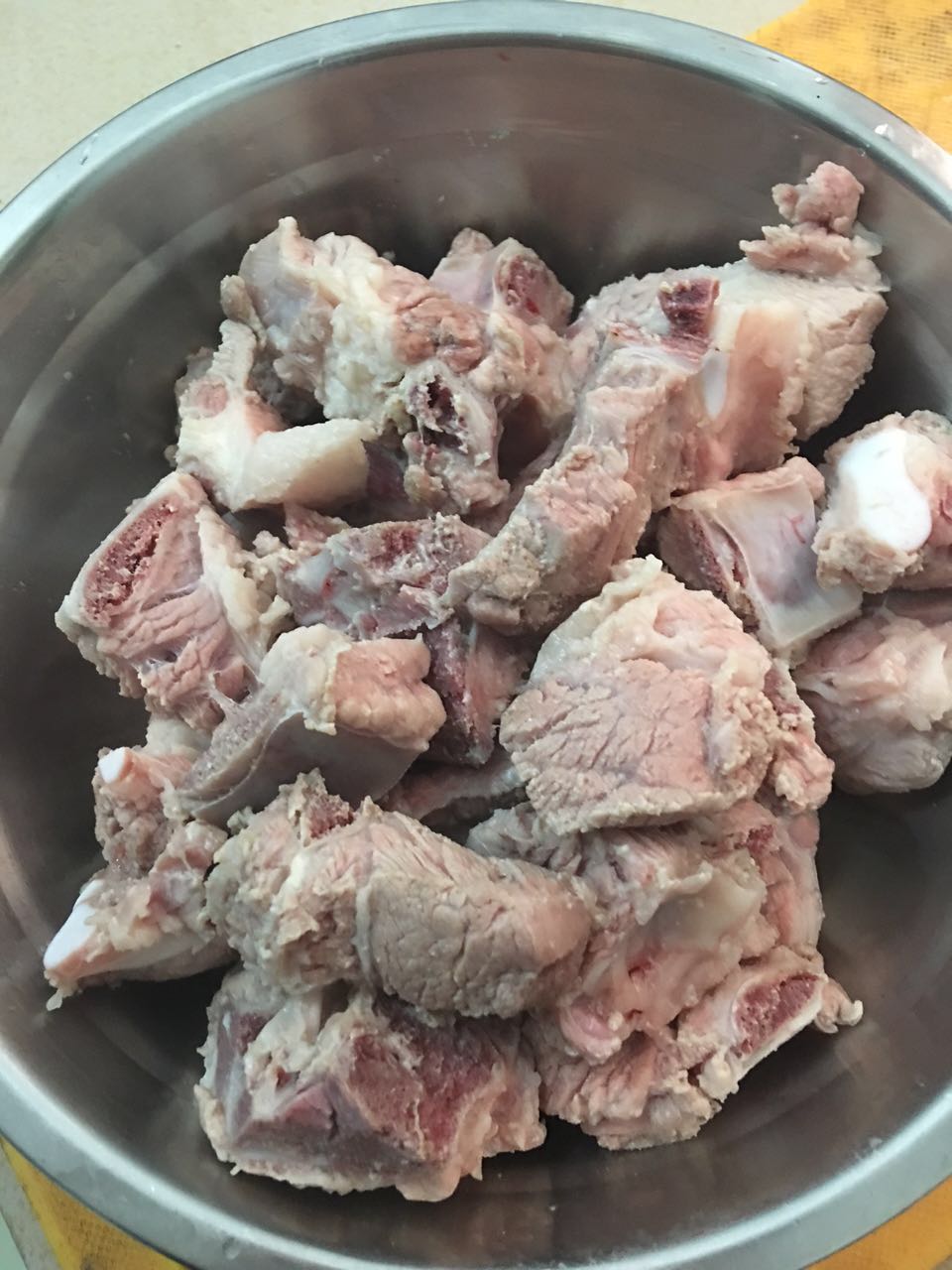 排骨汤入味的正确方法,如何炖排骨汤才能肉烂骨酥