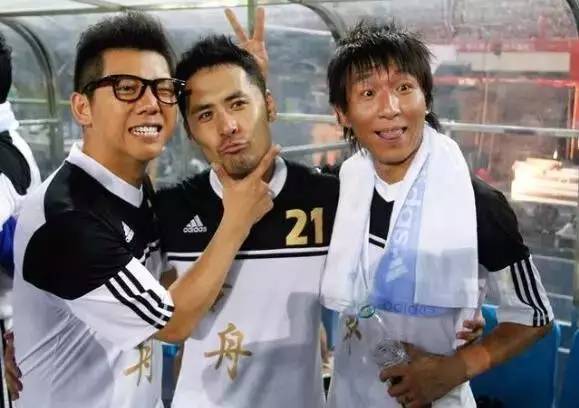 国足中韩长沙胜利,国足比赛张艺兴领唱