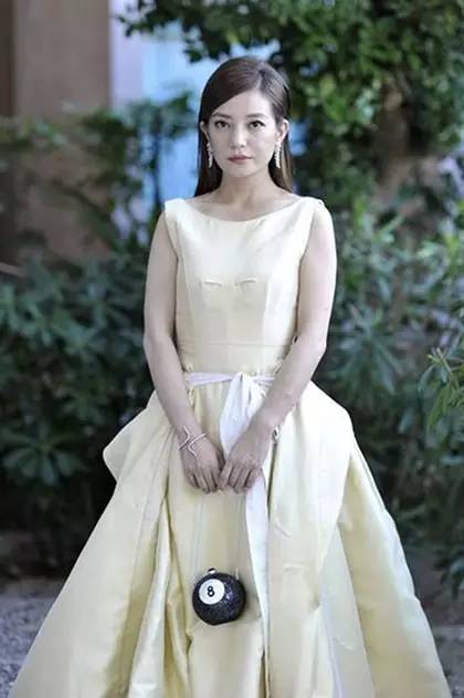 赵薇从演员到导演经历了什么,赵薇最近的发型