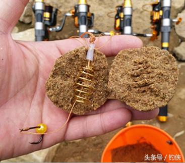 钓鱼爆炸钩与饵料的正确使用方法,爆炸钩正确挂饵钓底方法