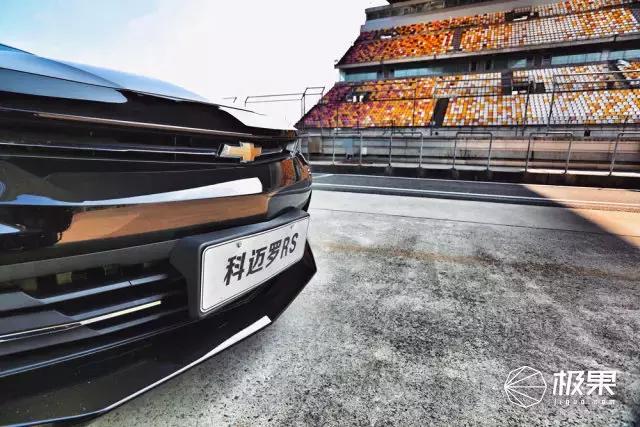 上海f1赛道体验价格,大黄蜂科迈罗敞篷版驾驶体验