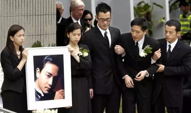 哥哥张国荣的传奇一生,张国荣老照片100张