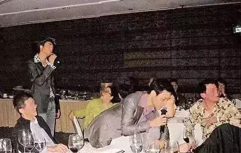 哥哥张国荣的传奇一生,张国荣老照片100张