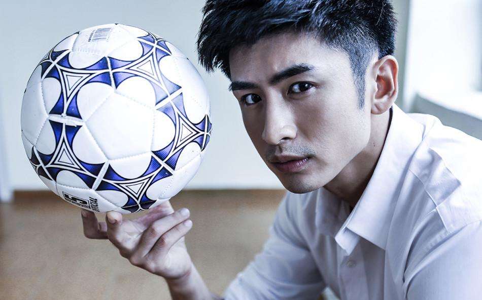 他是杨幂工作室演员,他是杨幂公司的艺人