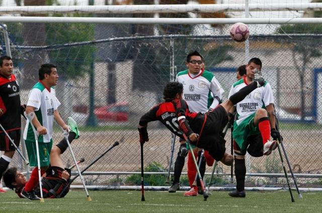 中国对足球的重视程度,对足球的热爱的短句子