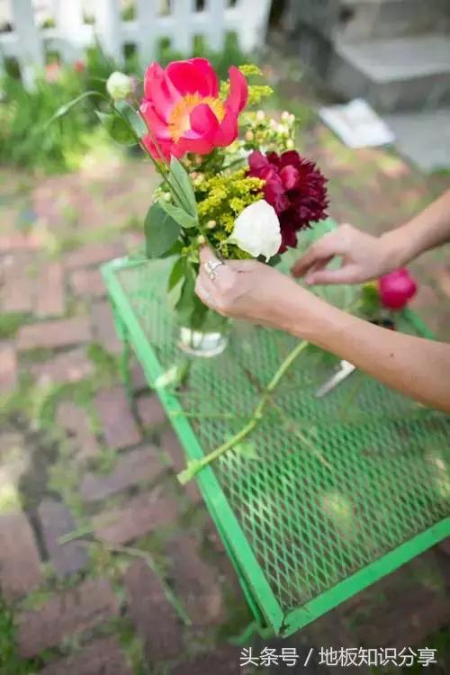 怎样插鲜花可以保鲜的时间久一点,插好的鲜花可以保持几天