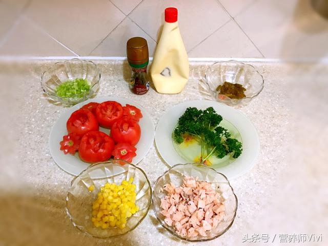 营养师Vivi｜颜值超高的三文鱼番茄杯