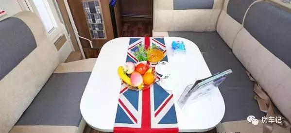 凯伦宾威大通c型房车评测,福特新世代凯伦宾威b型房车