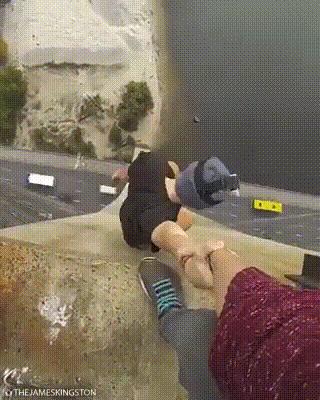 这兄弟一表人才风度翩翩，为什么没有媳妇呢？