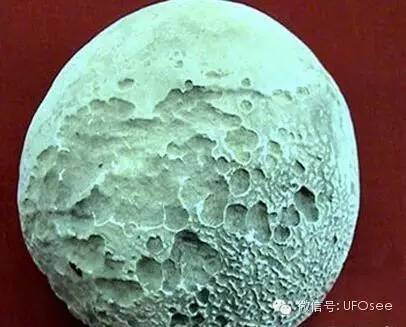 月球表面出现神秘黑洞,月球是否真的像传闻一样是外星人
