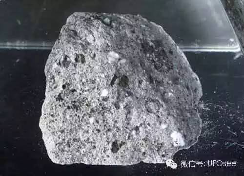 月球表面出现神秘黑洞,月球是否真的像传闻一样是外星人