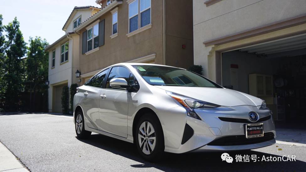 深度试驾丨高手林立，热效率40%的*四代第**普锐斯如何反击