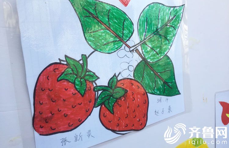 爱心人士为儿童学校送温暖,爱心人士到学校献爱心简报