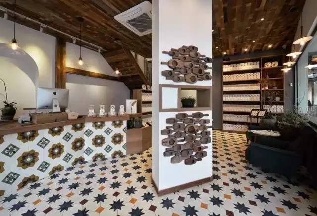 这座藏在旧城区菜市场里的“百货”,装满了老厦门的味道!