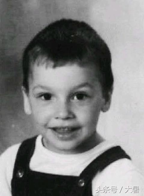 伊布自传我就是足球,伊布自传视频