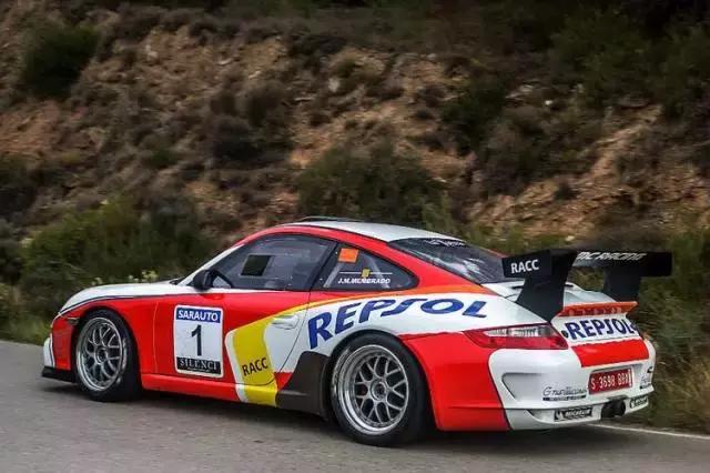 你们都是来看赛车，我来看的是会移动的几个亿！