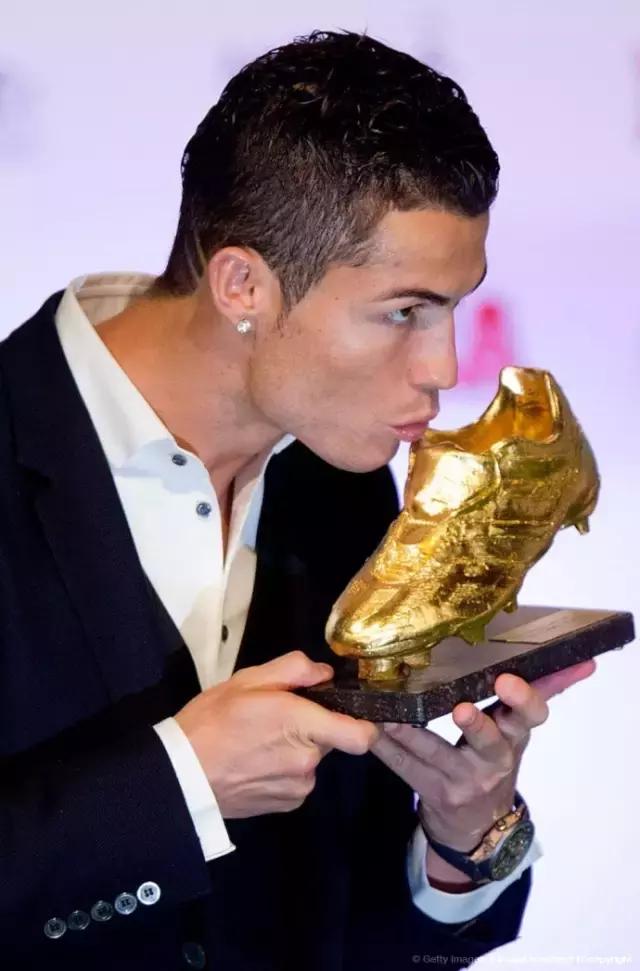 耐克发布的c罗球衣,耐克c罗战靴多少钱