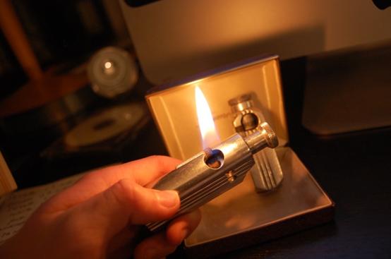 都彭火机和zippo火机哪个品牌好,国产火机和zippo