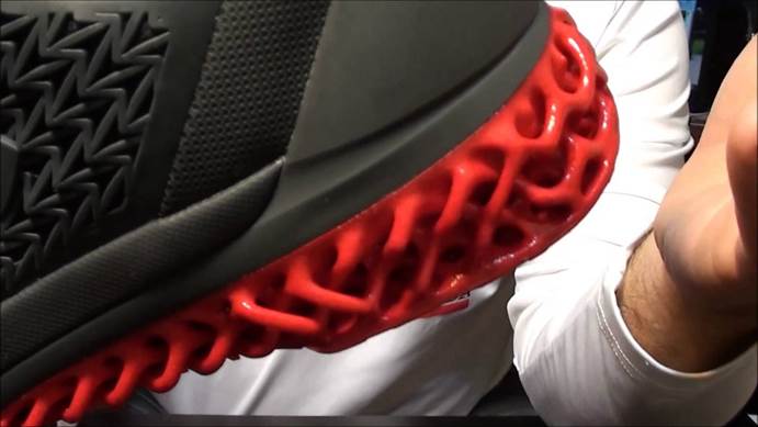 阿迪达斯3d打印跑鞋,匹克3d打印跑鞋