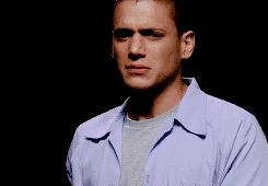 越狱第四季迈克尔得了什么病,越狱第五季迈克尔最后一个请求