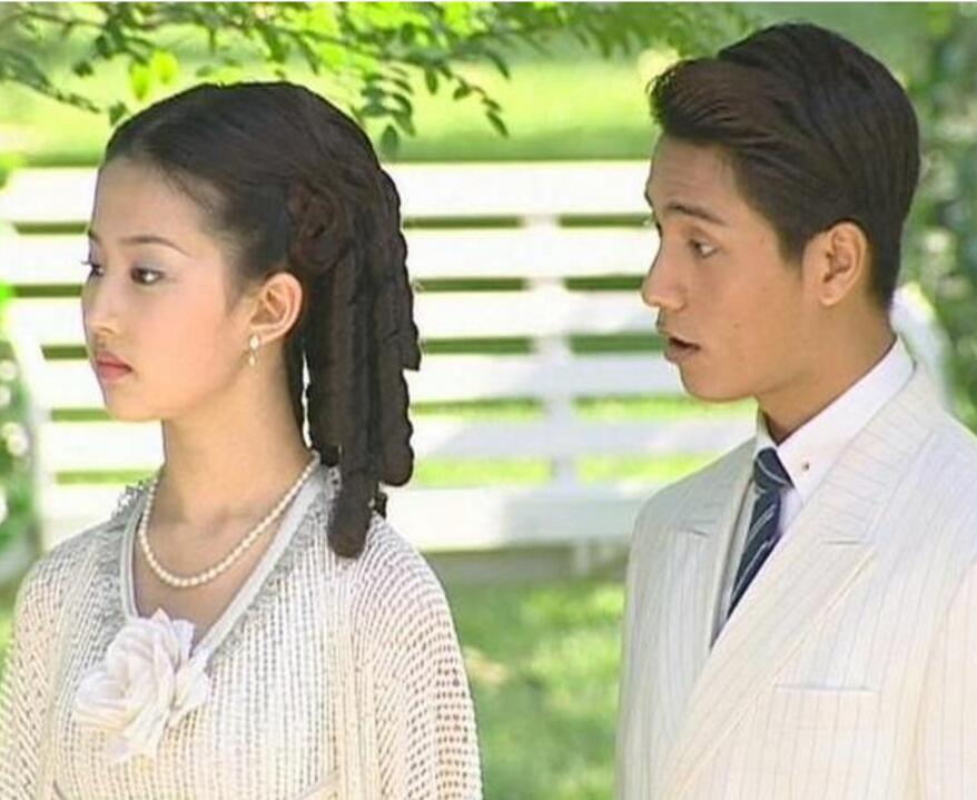 金粉世家经典八姐片段,金粉世家大哥和八妹的画面