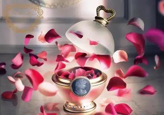 明星化妆台上的产品,明星的专属化妆品