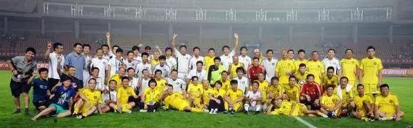 香港明星足球以前的比赛,2024香港明星足球赛首球