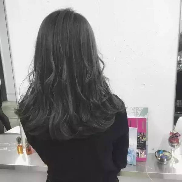 仙女必看必尝试的显白发色,流行色显白可盖白发