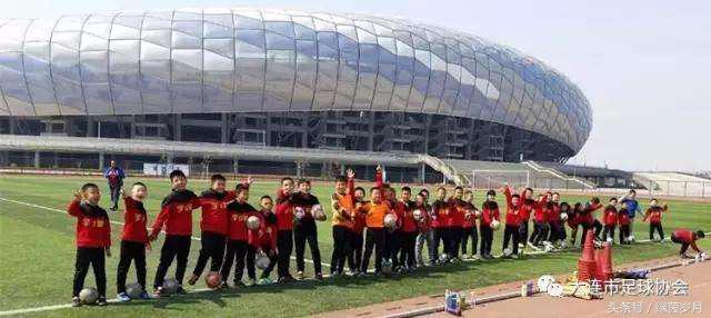 大连宇峰小学2004年,大连市甘井子宇峰小学4年2班