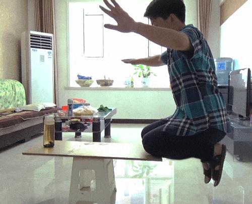 搞笑gif趣图从来没见过,搞笑gif趣图乒乓球新打法