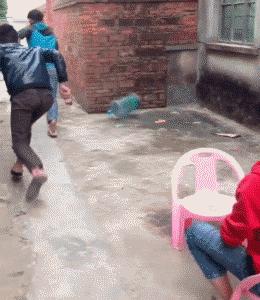 读着这句话我仿佛听到了什么,当微风吹过我仿佛听到了呢喃细语