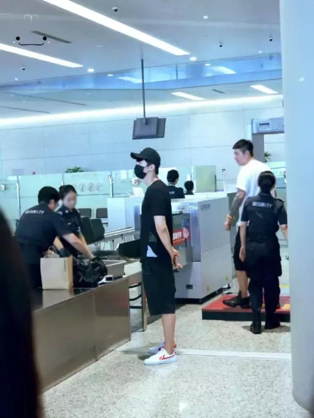 山寨回力鞋杨幂穿,杨幂回力鞋有木有字母