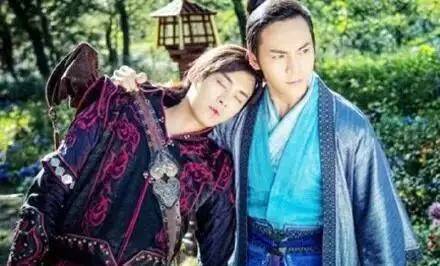 白敬亭吻戏王嘉尔,萧敬腾白敬亭王嘉尔三人关系