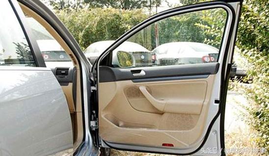 小车门里面异响解决方法,开车门嘎吱嘎吱响怎么解决