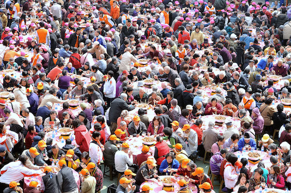 香港过年吃年糕,香港舞龙舞狮活动