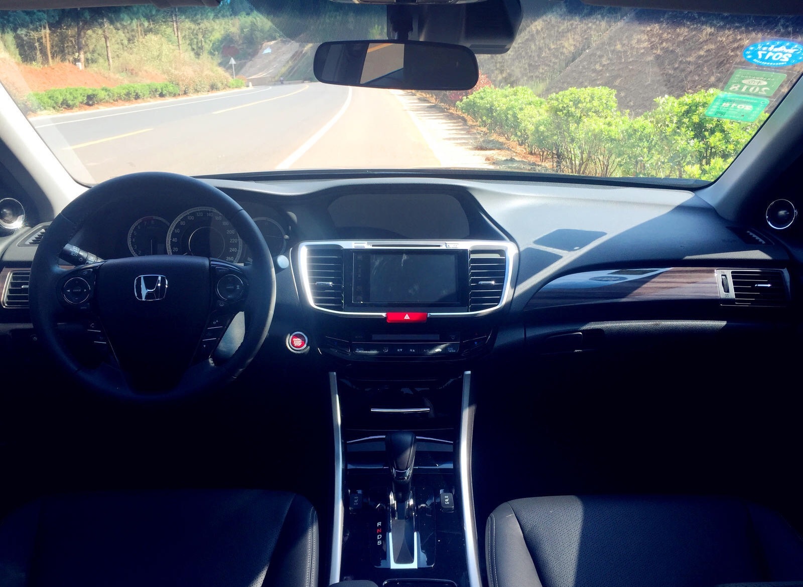 本田雅阁2016款第九代落地多少钱,2016款本田雅阁属于第几代