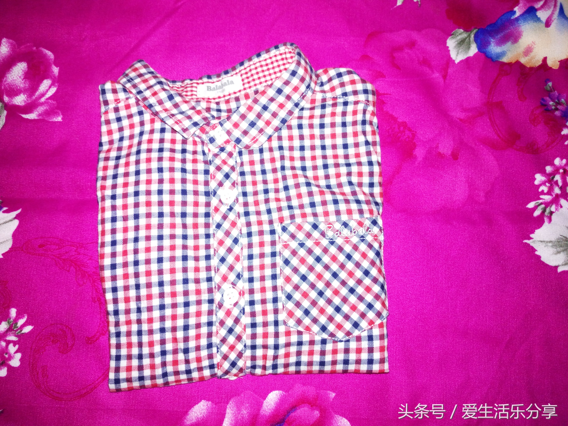 如何快速地叠好毛衣服,如何快速叠好衣服