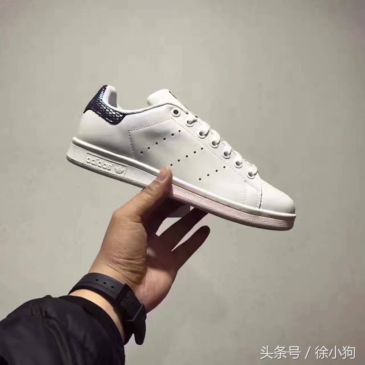 adidas史密斯的脚感,adidas史密斯小白鞋穿搭