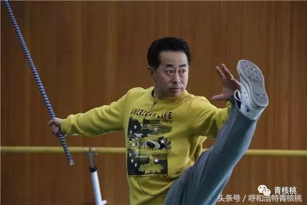 六小龄童出生上海猴王世家,六小龄童为什么是猴王世家